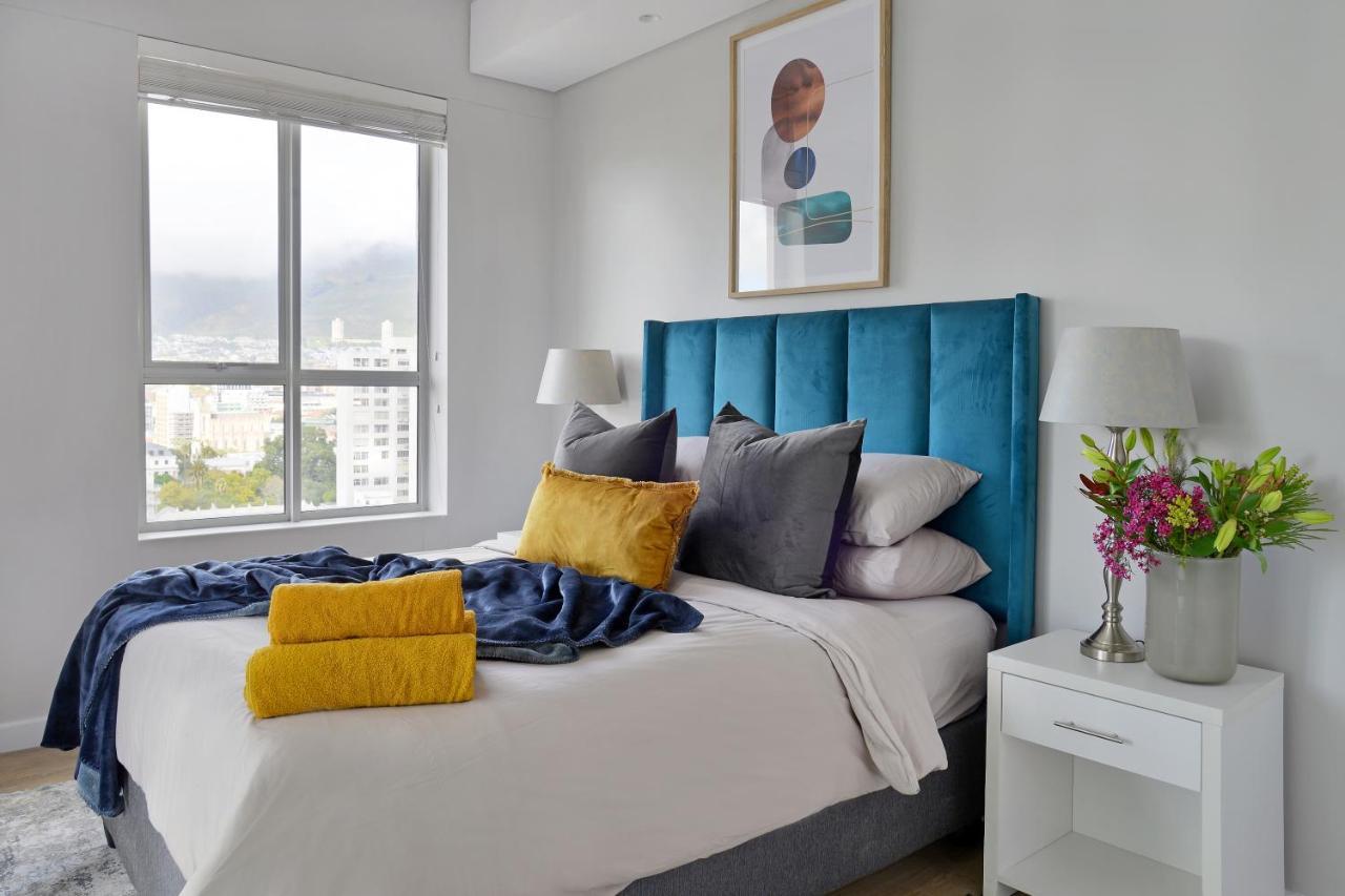 Sophia - Sunny Corner Apt, 180° Ocean, & Mountain Views * Le Cap