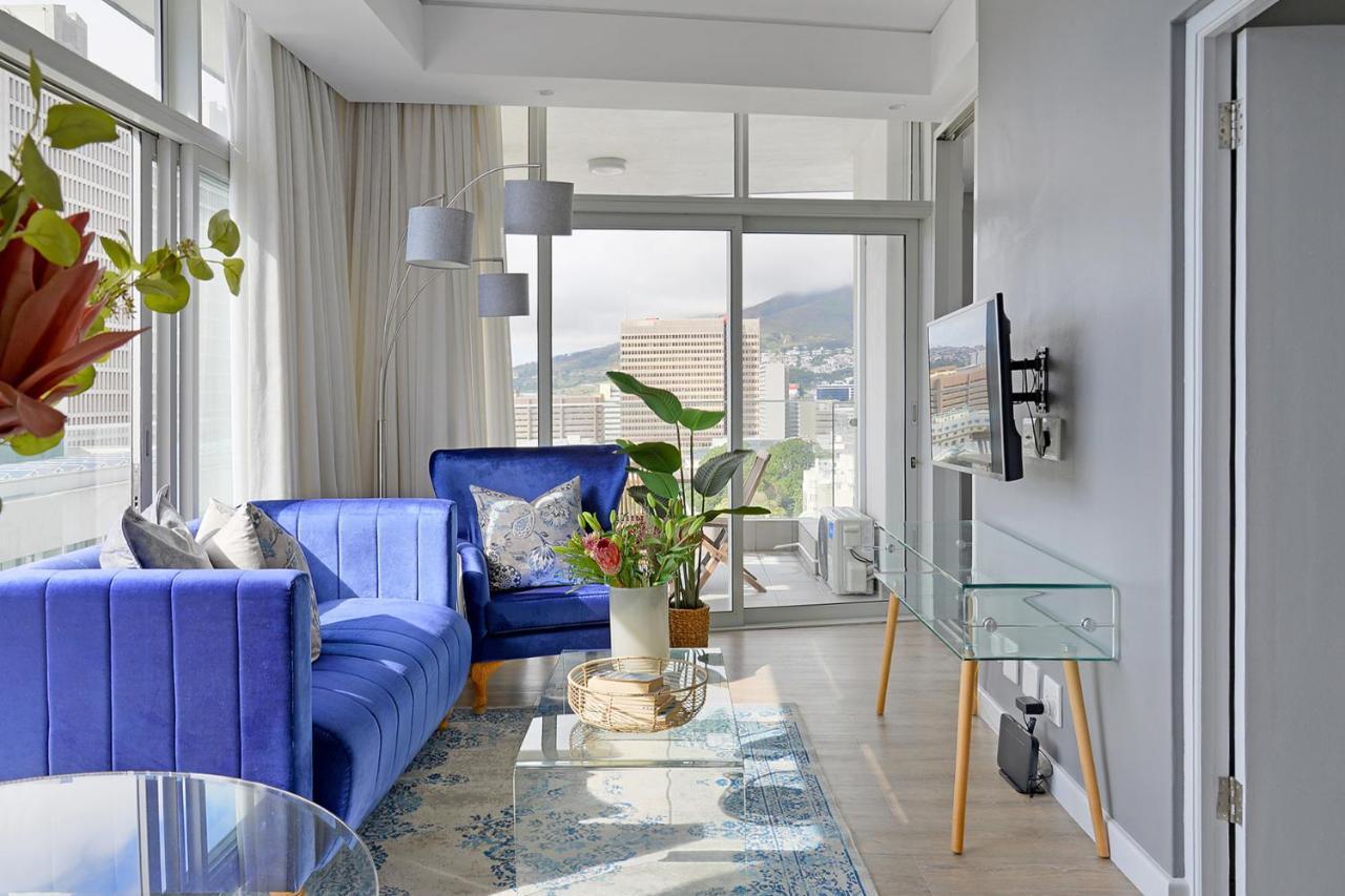 Sophia - Sunny Corner Apt, 180° Ocean, & Mountain Views *