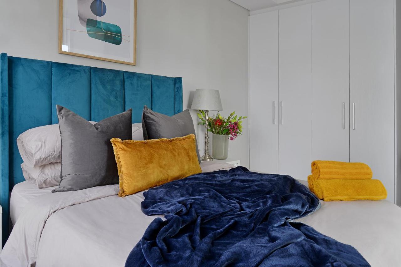 Sophia - Sunny Corner Apt, 180° Ocean, & Mountain Views Le Cap